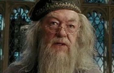 Michael Gambon, pemeran Albus Dumbledore dalam film Harry Potter meninggal dunia di usia 82 tahun.