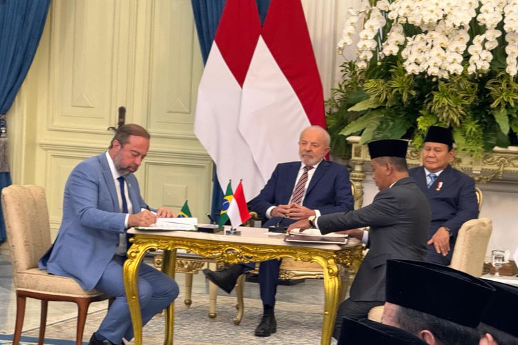 MoU antara RI dan Brasil, disaksikan oleh Presiden Prabowo Subianto dan Presiden Brasil Luiz Inacio Lula da Silva di Istana, Jakarta, Kamis (23/10/2025). 