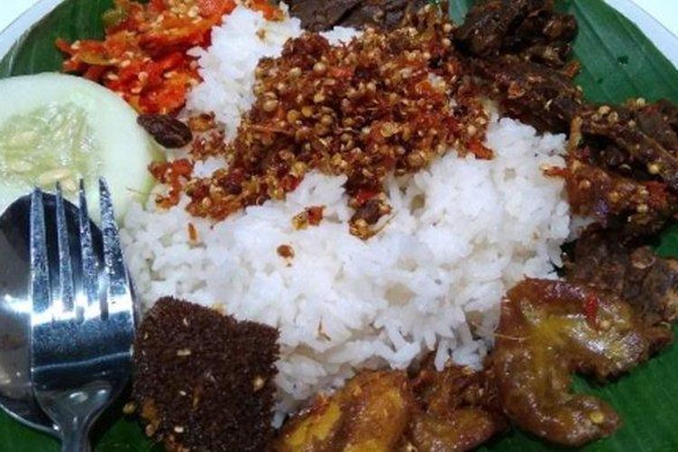 Ilustrasi nasi babat di Surabaya.