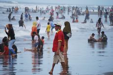 Pantai Parangtritis Diserbu 18.000 Wisatawan Jelang Tahun Baru
