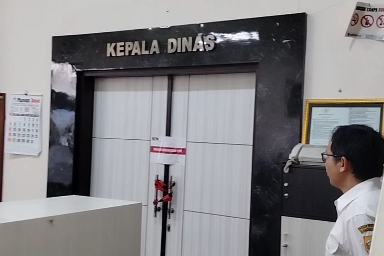 OTT Bupati Pemalang Anom, KPK Segel Kantor DPUPR dan 2 Rumah Diduga Milik Kerabat