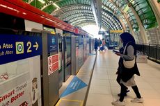 Budaya Tertib Pengguna LRT Kini, Tidak Berdiri di Depan Pintu Kereta