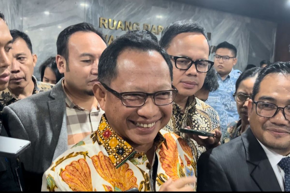 Mendagri Bakal Laporkan Usulan Revisi 8 UU Politik ke Prabowo