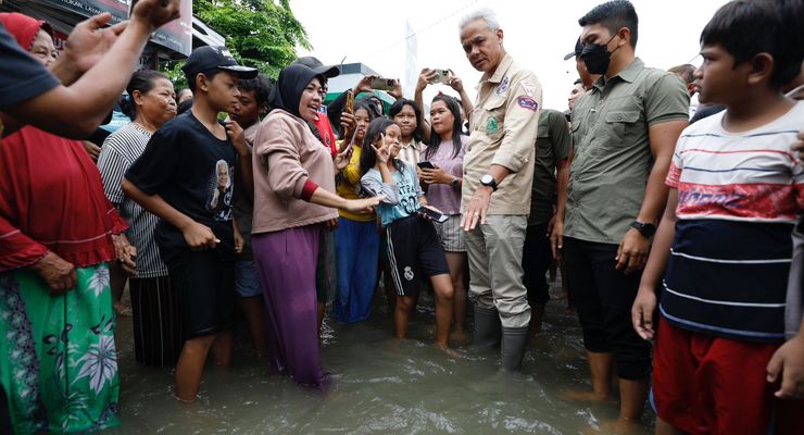 Sambangi Korban Banjir di Grobogan, Ganjar: Di Atas Politik Itu Ada Kemanusiaan