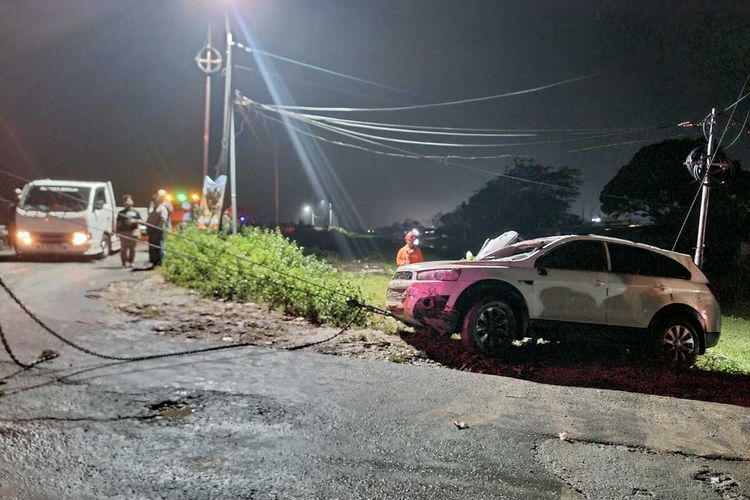 Chevrolet Terjun ke Sungai di Grobogan, Sopir Tewas dan Penumpang Luka-luka