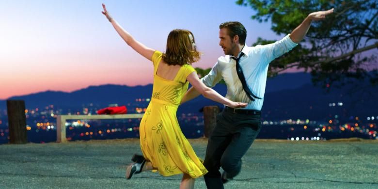 Emma Stone dan Ryan Gosling dalam film La La Land. Film ini mendapat 14 nominasi Oscar 2017, termasuk untuk Emma Stone dan Ryan Gosling.