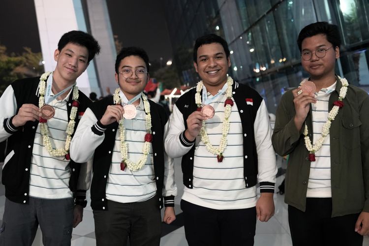 Siswa Indonesia Raih 4 Medali di Olimpiade Kimia Internasional 2024