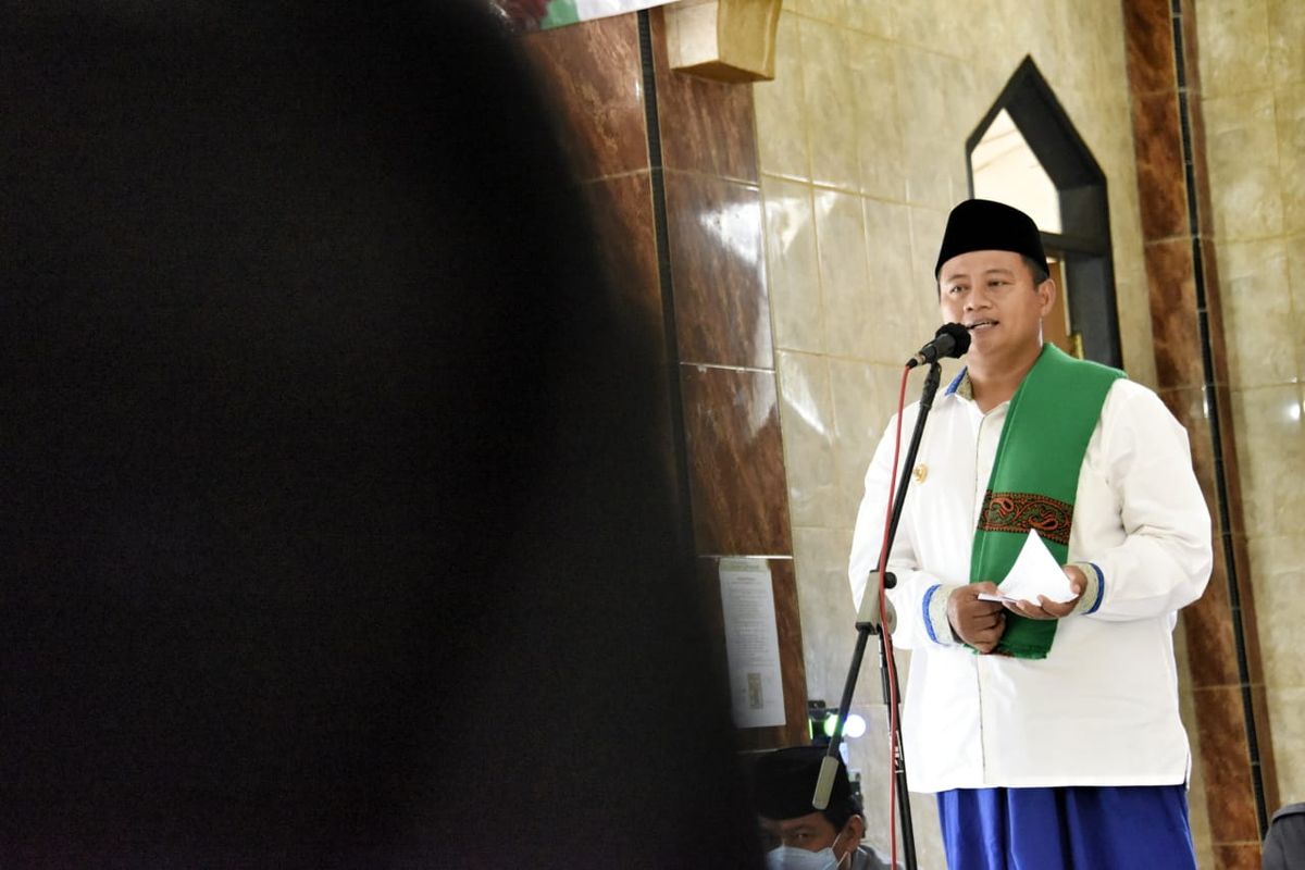 Wakil Gubernur Jabar Uu Ruzhanul Ulum saat melakukan Safari Ramadan di tiga daerah, Senin (19/4/2021
