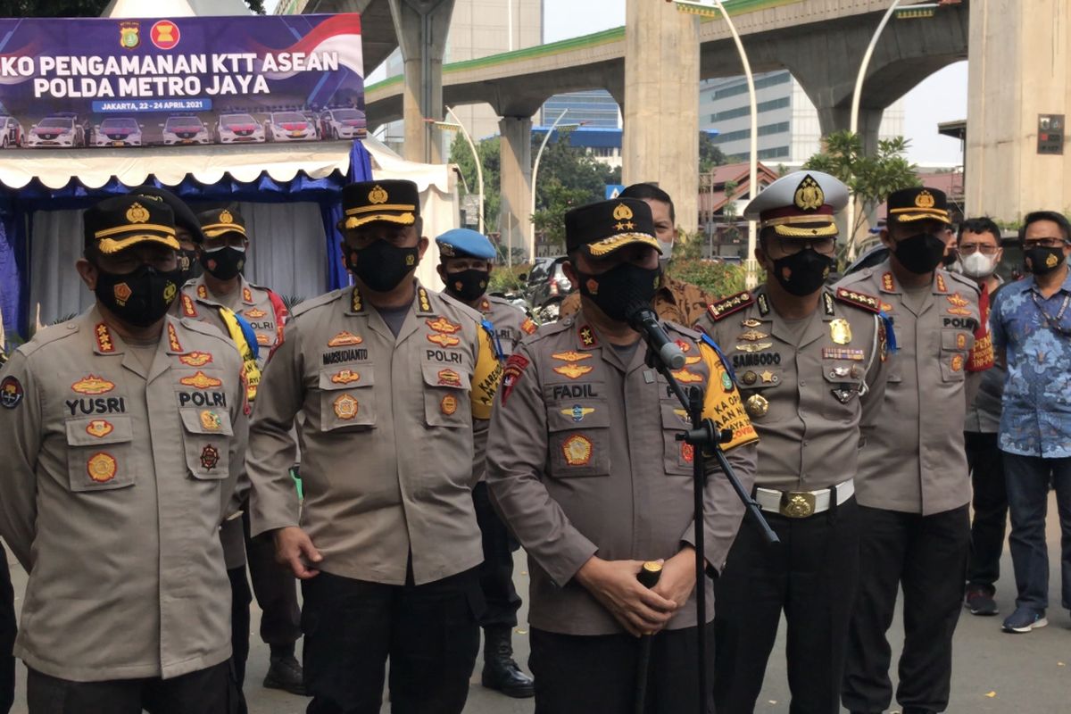Kapolda Metro Jaya, Irjen Fadil Imran memberikan keterangan pers terkait pengamanan Konferensi Tingkat Tinggi (KTT) ASEAN pada Jumat (23/4/2021) siang.