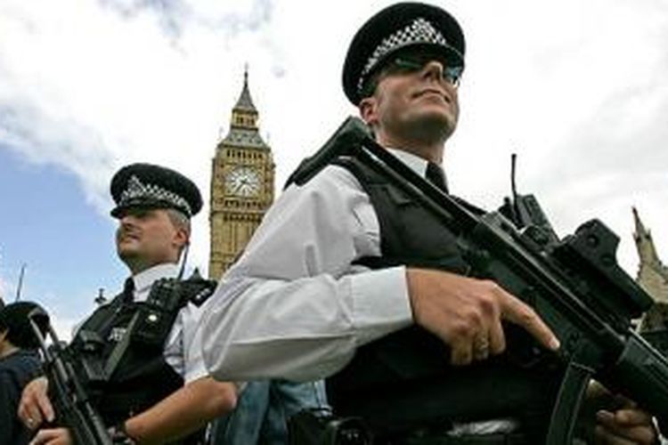 Pemerintah Inggris memutuskan untuk meningkatkan kewaspadaan terhadap kemungkinan munculnya aksi terorisme.