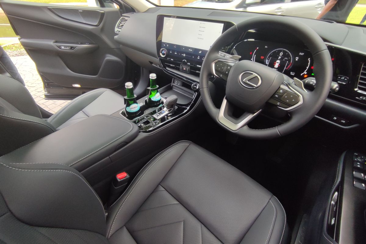 Lexus NX Hybrid 350h