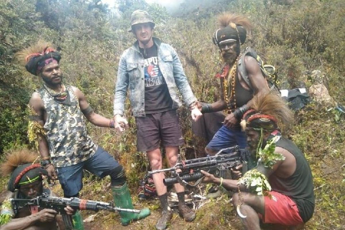 The New Zealander pilot of Susi Air Captain Philip Mark Merthens being held hostage by armed criminal group led by Egianus Kogoya in Papua. 
