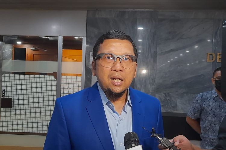 Ketua Komisi II DPR Ahmad Doli Kurnia di Kompleks Parlemen Senayan, Jakarta, Senin (19/9/2022).