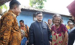 Dapat Bantuan Rombong dari Mas Dhito, Mbah Minem: Alhamdulillah Rasane Ayem