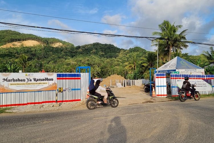 Pembangunan JJLS kelok 18 diambil dari Kawasan Kretek, Bantul, DI Yogyakarta, beberapa hari lalu.