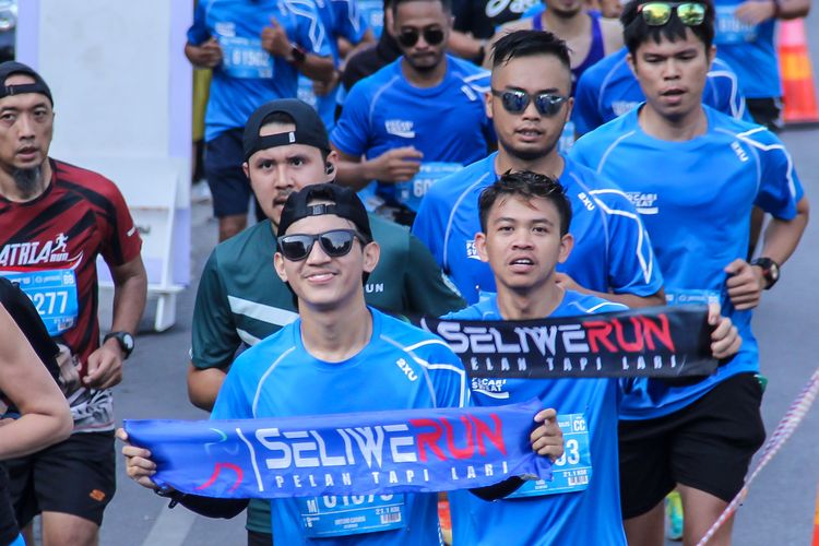 Trend komunitas lari di Kota Bandung turut memeriahkan Pocari Sweat Run Indonesia 2023 pada Minggu (30/7/2023), yang mengambil titik start di Gedung Sate.  