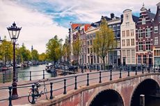Bersihkan Jalanan Amsterdam, Pecandu Diupah Bir dan Makanan