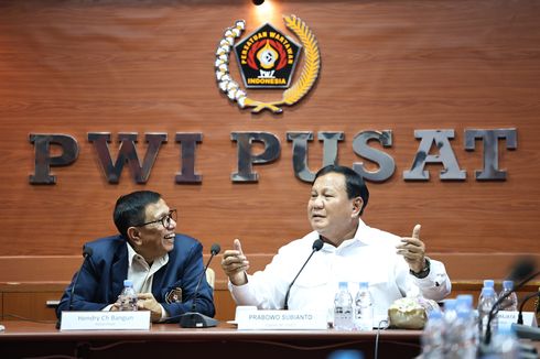 Hadiri Undangan PWI, Prabowo Memperinci Visi Misinya sebagai Capres lewat Buku