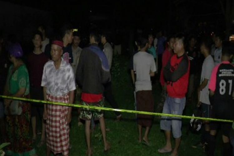Abdul Waris 60 tahun, warga Desa Ugi Baru, Kecamatan Mapilli Polewali Mandar Sulawesi Barat tewas setalah bergulat melawan kawanan perampok yang menyatroni rumahnya Sabtu (17/6/2017) dinihari tadi.