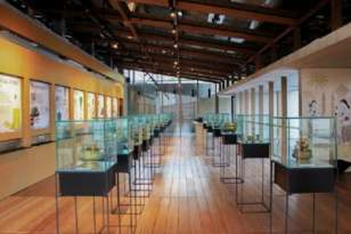 Di area ini, pengunjung akan diajak mengunjungi Beauty Heritage Museum yang menyimpan sejarah dunia kecantikan dan kosmetik di Indonesia, membuat kosmetik dari bahan alami di area mini plant serta menonton film pendek tentang kosmetik Indonesia dari masa ke masa.