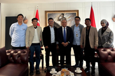 Hujan Disertai Angin Puting Beliung di Lamongan Buat Pohon Tumbang Hingga Bangunan Rusak