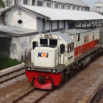 Ilustrasi kereta api. Daftar 29 kereta api yang mendapat diskon 30 persen selama libur sekolah, periode Juni-Juli 2025. 