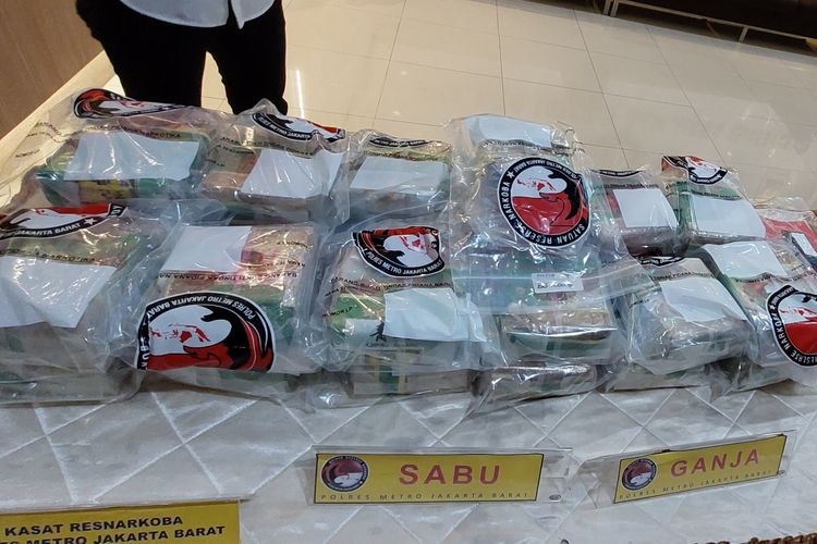 25 kilogram narkoba jenis sabu diamankan dari kurir dan pengedar di Serdang Wetan, Legok, Kabupaten Tangerang, Banten, pada Selasa (11/1/2022) dini hari.