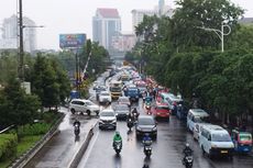 Hujan Deras, Arus Lalu Lintas di Grogol Arah Pluit Sempat Tersendat