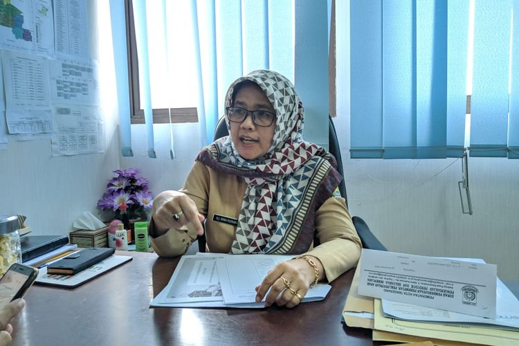 Kepala Bidang Perlindungan Perempuan dan Anak Kota Tangerang, Irna Rudiana saat ditemui di Kantor Pusat Pemerintah Kota Tangerang, Senin (25/11/2019)