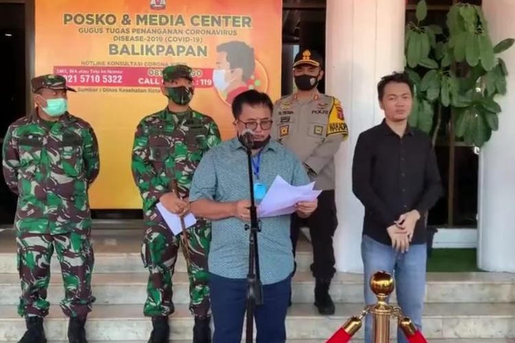 Wali Kota Balikpapan saat memberi keterangan pers di Balikpapan, Sabtu (4/7/2020).