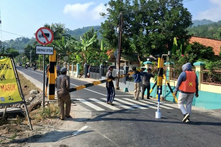 Portal Jalan 3 Kali Roboh Ditabrak Kendaraan, Dishub Banyumas Ancam Pidanakan Pengemudi
