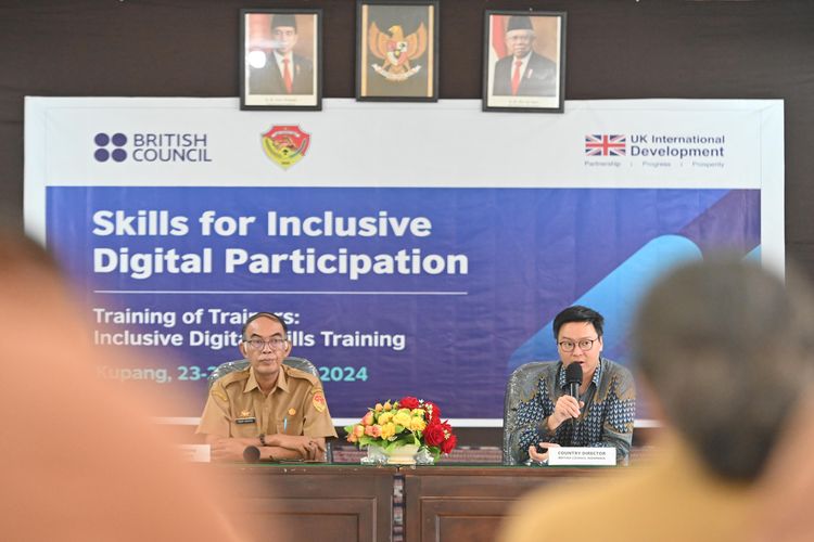 British Council Indonesia menggelar pelatihan bertajuk Training of Trainers: Inclusive Digital Skills Training pada 23-25 Januari 2024 di Kota Kupang, Provinsi NTT, bagi para pegawai Diskominfo setempat.