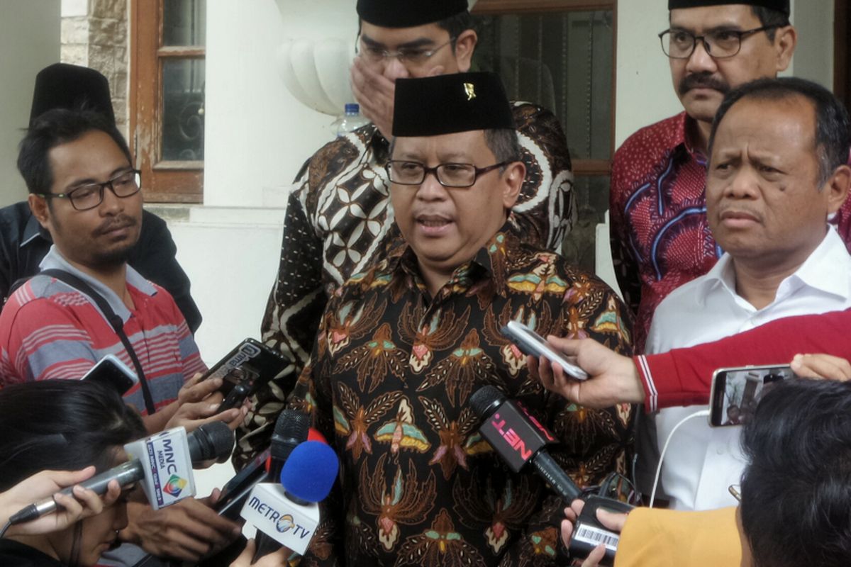 Sekretaris Jenderal Partai Demokrasi Indonesia Perjuangan (PDIP) Hasto Kristiyanto saat ditemui di kediaman pribadi Hamzah Haz, kawasan Patra Kuningan, Jakarta Selatan, Sabtu (5/8/2017) siang. 