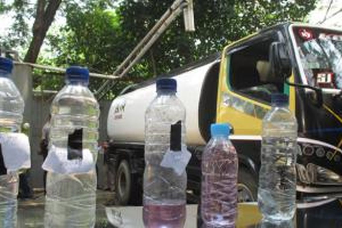 Barang bukti dari operasi penindakan sambungan ilegal berkedok Instalasi Pengolahan Air di Pejagalan, Pluit