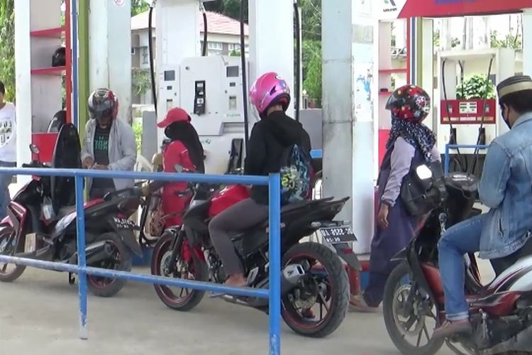 Penomena Dust Devil Muncul dan Menyapu SPBU Rangas Mamuju