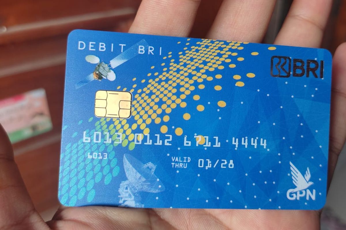 Banyak kekeliruan soal cara melihat nomor rekening di kartu ATM, karena cek nomor rekening dari kartu ATM bukanlah hal yang benar. Tidak ada cara mengetahui nomor rekening dari kartu ATM.