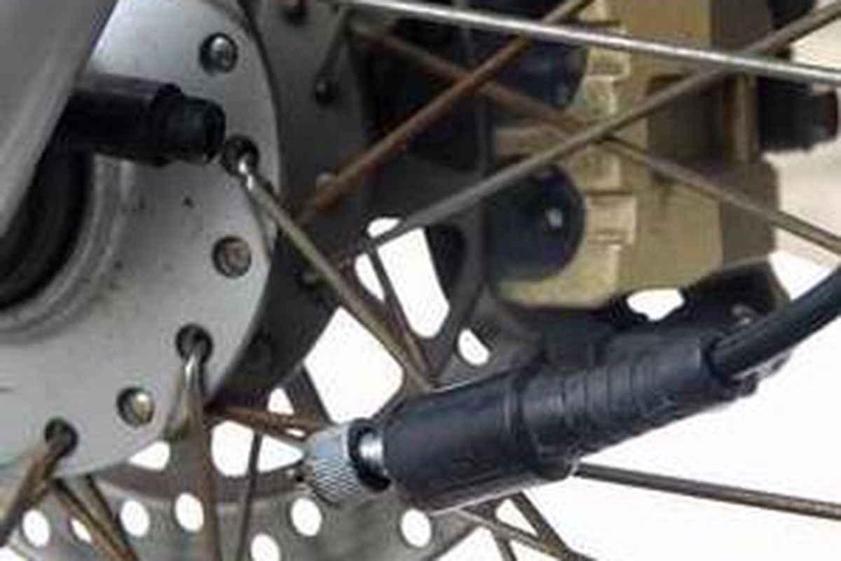 Tali spidometer jangan dibiarkan putus