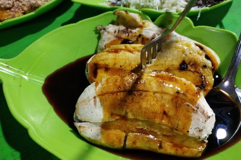 16 Makanan Khas Makassar, Tidak Cuma Coto dan Jalangkote