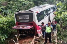 Bus AKAP Masuk Jurang Sedalam 50 Meter di Lampung