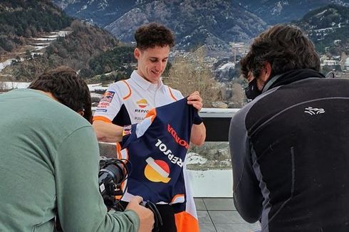 Satu Tim dengan Marc Marquez, Pol Espargaro Pamer Motor Repsol Honda