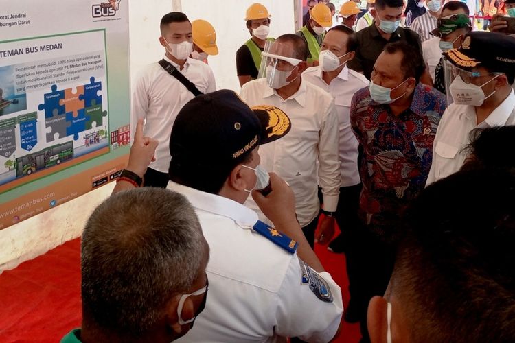 Menhub Budi Karya Sumadi bersama Gubernur Sumut Edy Rahmayadi usai melakukan groundbreaking revitalisasi Terminal Terpadu Tipe A - Amplas, Kota Medan, Minggu (8/11/2020)