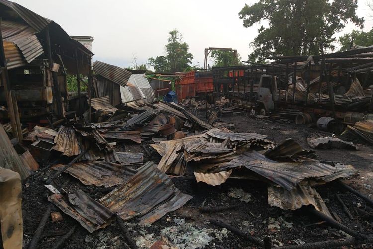 Kondisi tiga bangunan pasca kebakaran di Jalan Budi Utomo, Kecamatan Pontianak Utara, Kota Pontianak, Kalimantan Barat, Jumat (7/6/2019) dini hari. 