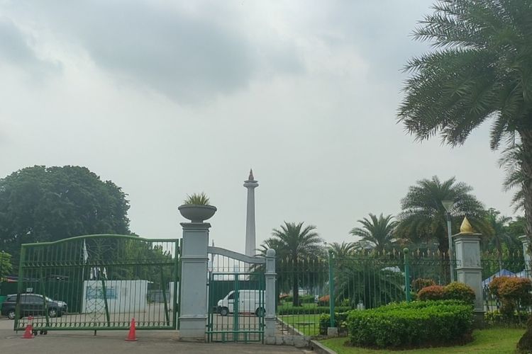 Monumen Nasional atau Monas tertutup untuk kunjungan wisatawan pada Senin (2/5/2022) atau Hari Pertama Lebaran