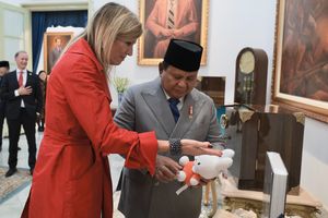 Prabowo dan Ratu Máxima Bertukar Cendera Mata, Ada Boneka untuk Bobby
