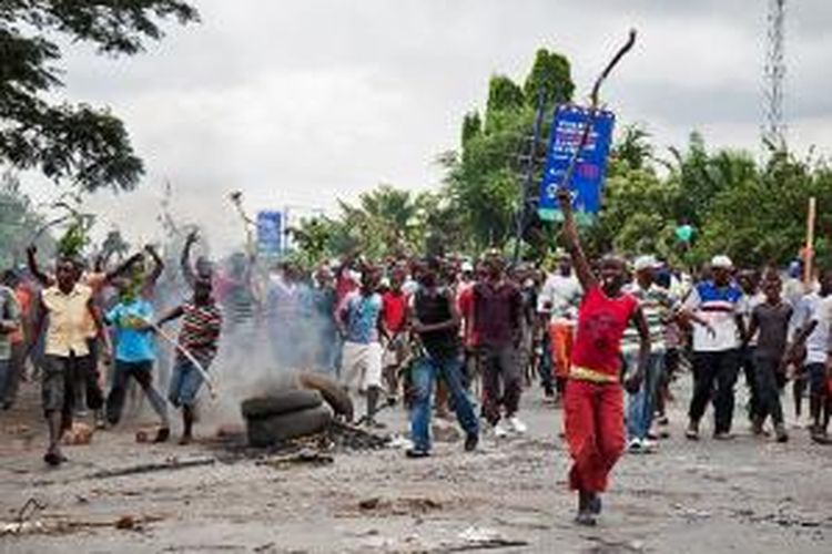 Selama dua pekan terakhir rakyat Burundi turun ke jalan melakukan unjuk rasa menentang keinginan Presiden Pierre Nkurunziza untuk memperpanjang masa jabatannya.