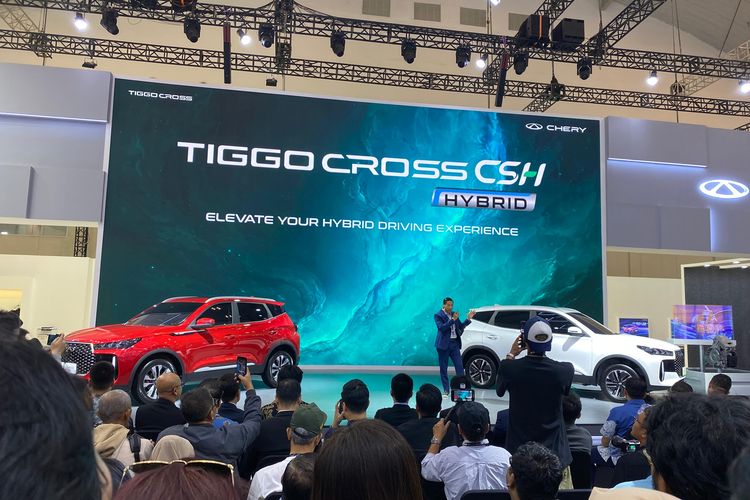 Chery TIGGO Cross CSH Hybrid & Sport 1.5T Resmi Meluncur di GIIAS 2025.