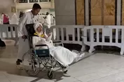Kisah Uwais Al-Qarni Masa Kini: Anak Dorong Kursi Roda Ibu untuk Jalani Ibadah Haji di Tanah Suci