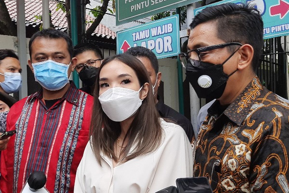 Gisella Anastasia atau Gisel mendatangi Pengadilan Negeri Jakarta Selatan untuk menjadi saksi dalam persidangan penyebar video syurnya dengan Michael Yukinobu de Fretes.