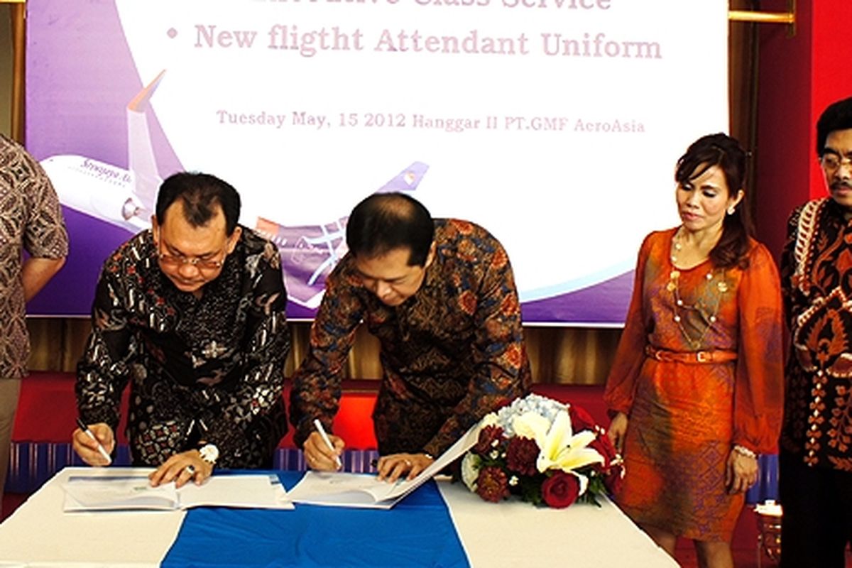 Penandatanganan MoU antara direksi Auto2000 dengan Sriwijaya Air.