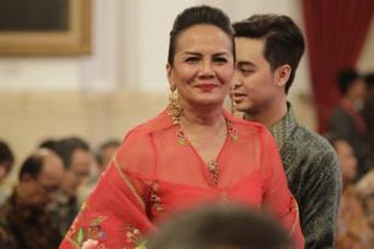 Aktris Christine Hakim hadir dalam acara peringatan Hari Film Nasional, di Istana Negara, Jakarta, Senin (30/3/2015). Acara yang dihadiri Presiden Joko Widodo dan ratusan insan perfilman ini diisi dengan pemberian penghargaan kepada insan-insan yang berjasa dalam perfilman Indonesia dan nonton film bersama.